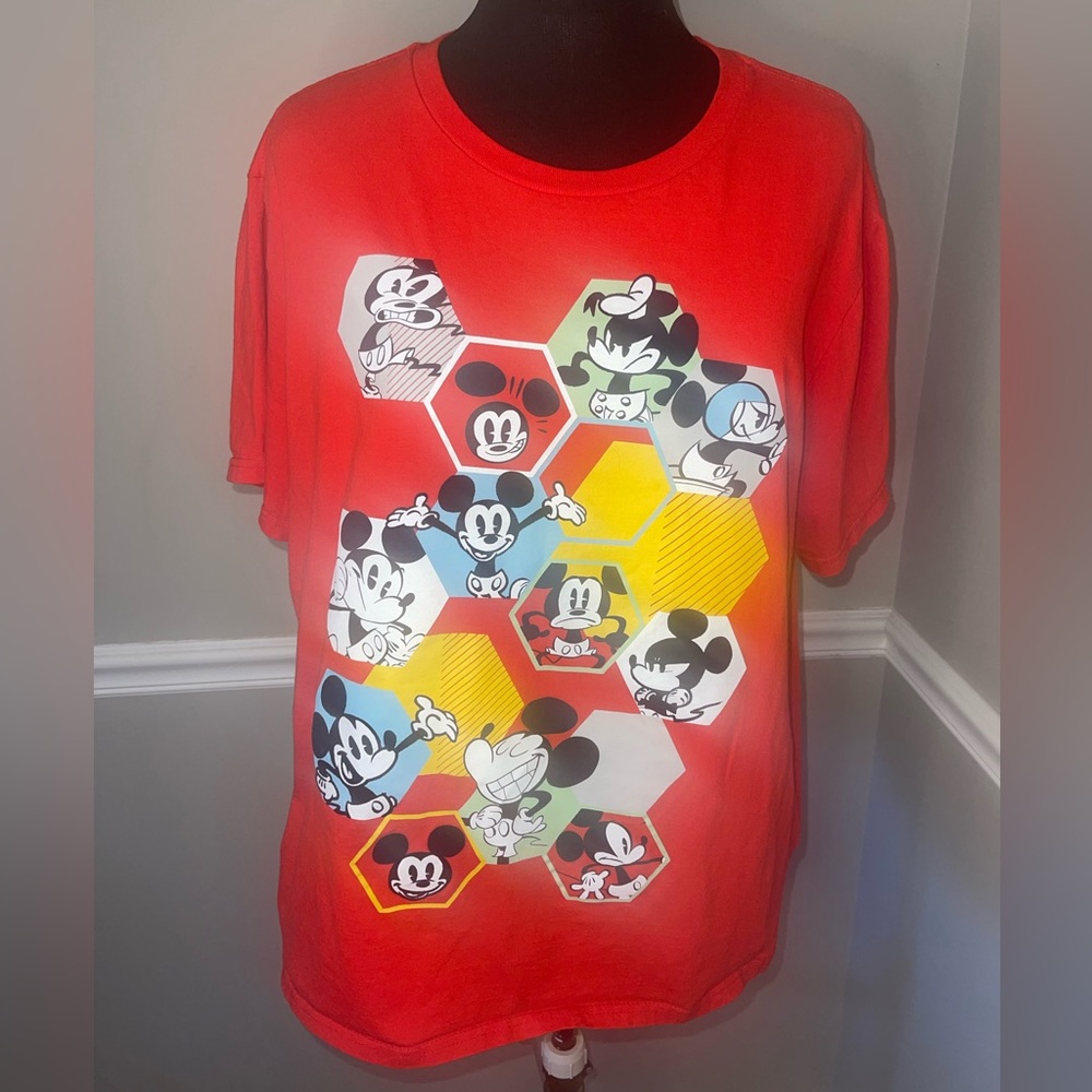 Disney Store Mickey Mouse Cartoon Mens Red T Shirt Tee Size XL